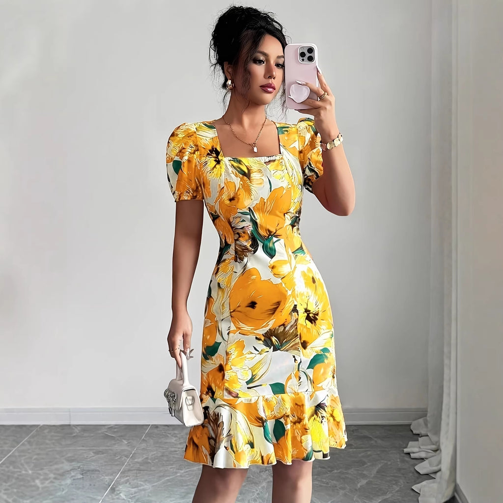 Vestido feminino retrô com decote quadrado, mangas bufantes e detalhe de babados na cintura