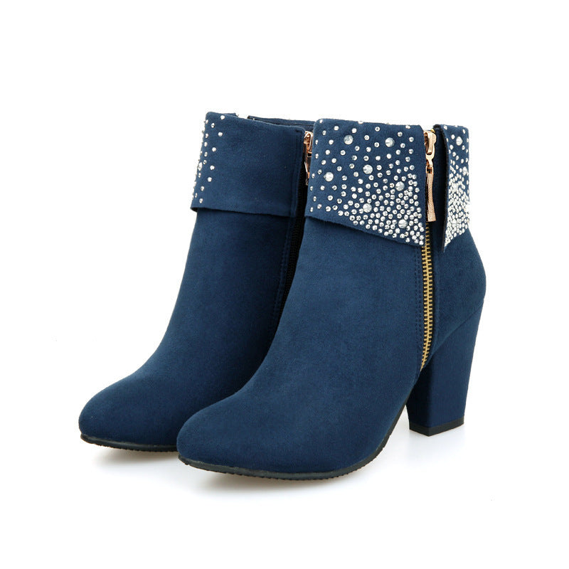 Botas femininas de salto curto com strass.