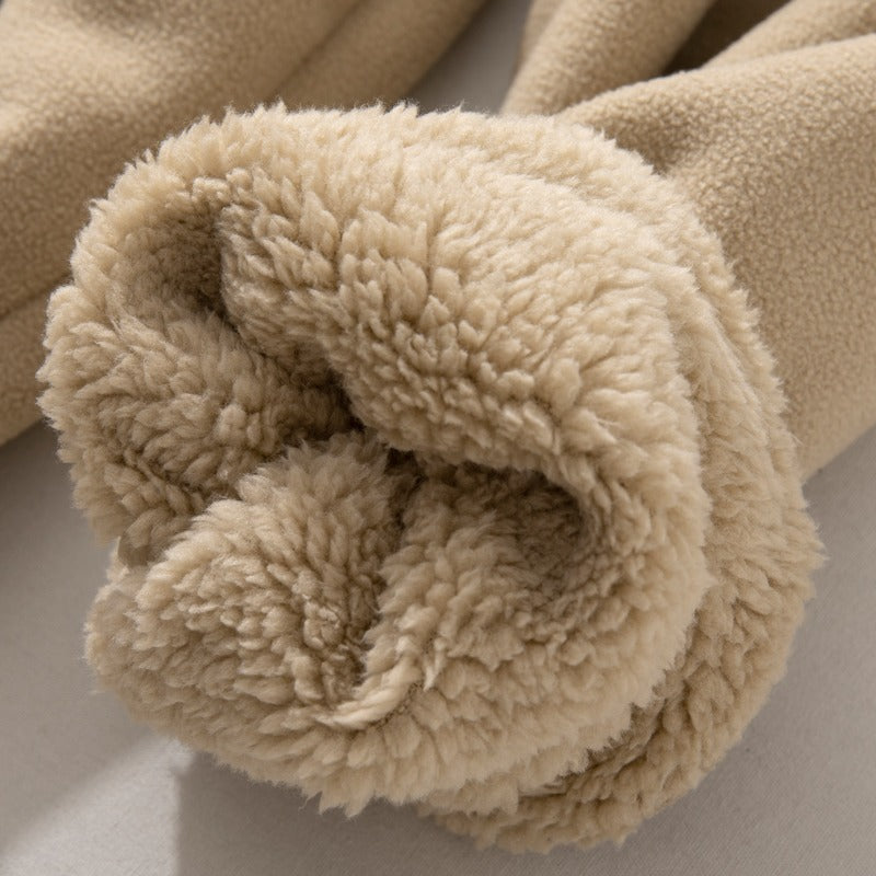 Casaco casual minimalista feito de lã grossa.