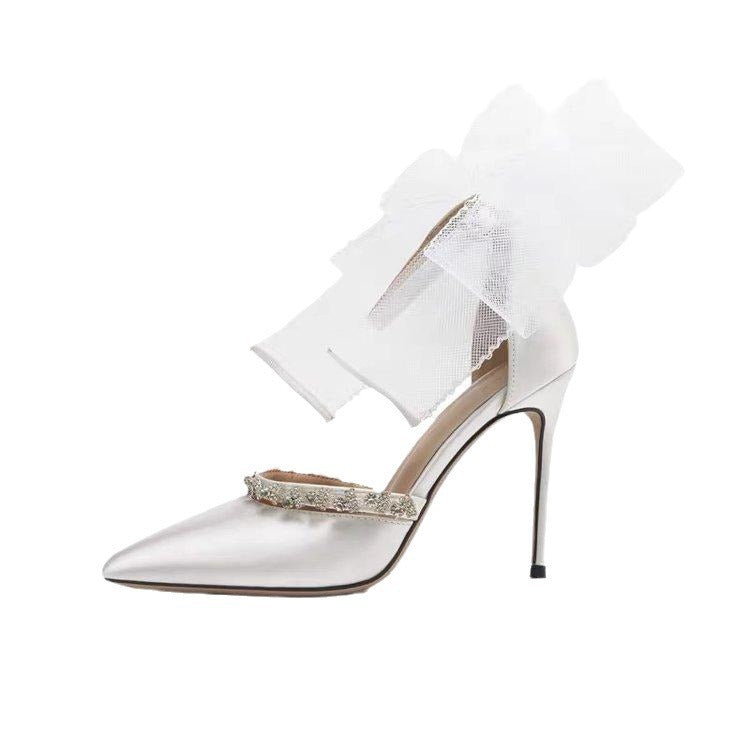 Sandálias de salto alto com laço de strass